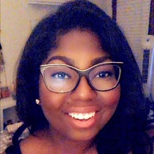 Meet your Posher, Kelli